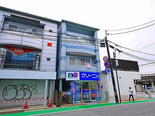奈良県奈良市あやめ池南１丁目 4階建