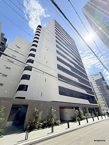 大阪府大阪市中央区淡路町１丁目  15階建