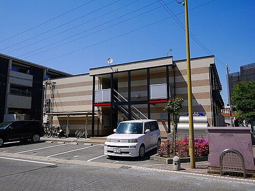 奈良県大和郡山市小泉町東２丁目 2階建