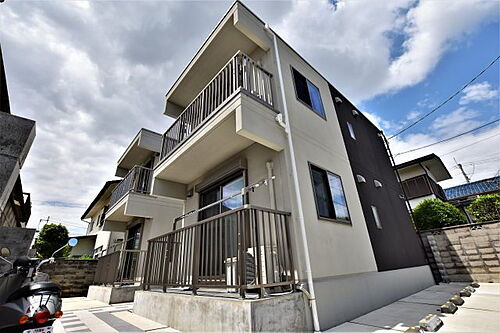 大阪府羽曳野市南恵我之荘６丁目 築9年3ヶ月 2階建