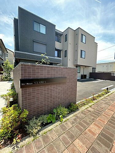 大阪府摂津市正雀３丁目 3階建 