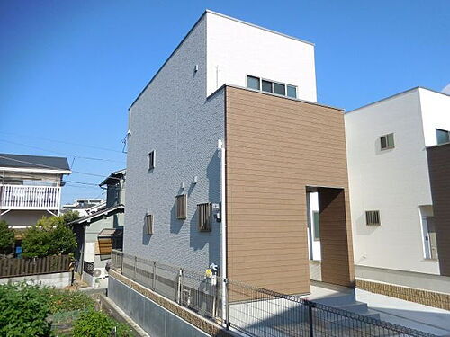 大阪府高槻市氷室町２丁目 賃貸一戸建て