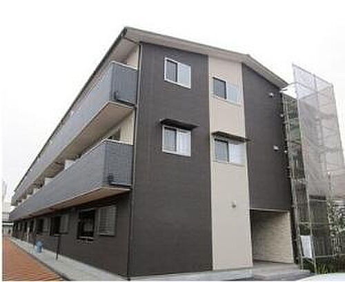 大阪府和泉市富秋町２丁目 築13年9ヶ月 3階建