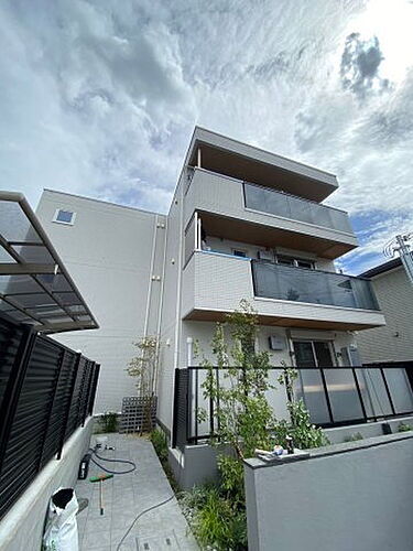 大阪府茨木市水尾１丁目 築1年3ヶ月 3階建