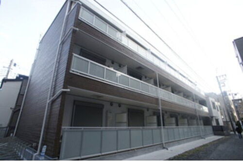 神奈川県横浜市港南区上大岡西３丁目 3階建