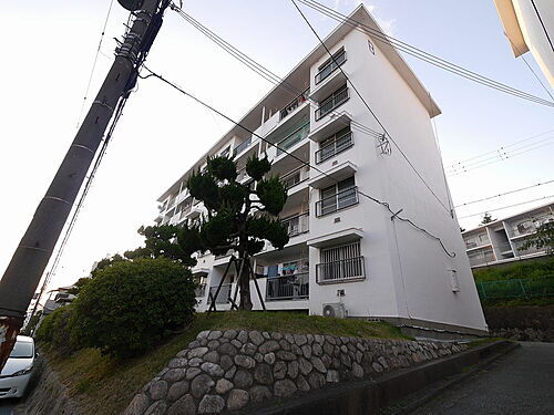垂水上高丸住宅Ｂ棟 5階建