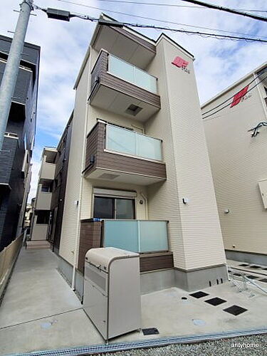 大阪府吹田市内本町３丁目 築3年 3階建