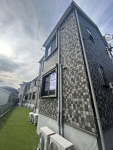 神奈川県横浜市港南区上大岡東２丁目 2階建