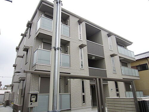 大阪府岸和田市吉井町１丁目 築7年4ヶ月 3階建