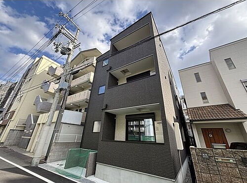 兵庫県神戸市東灘区深江本町１丁目  3階建