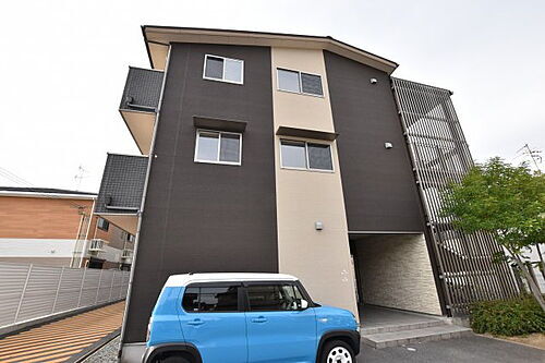 大阪府和泉市富秋町２丁目 3階建 築13年9ヶ月