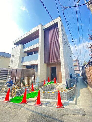 大阪府高槻市上田辺町 築1年未満 3階建