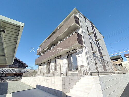 愛知県豊橋市草間町字東山 3階建 築3年2ヶ月