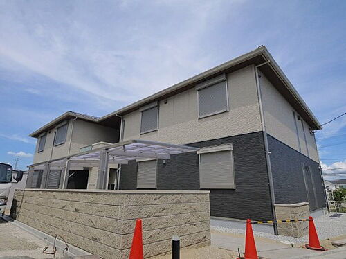 奈良県奈良市中山町 2階建