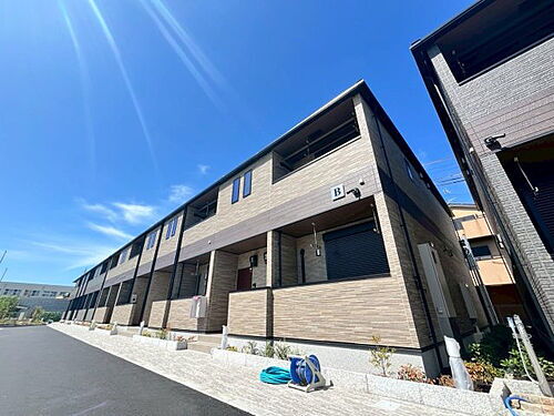 大阪府和泉市池上町  2階建