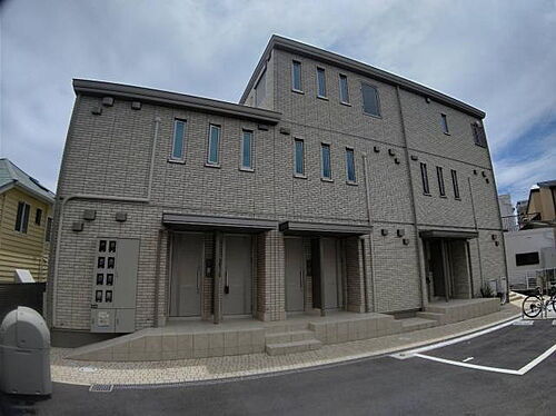 兵庫県神戸市東灘区西岡本３丁目 築3年10ヶ月 3階建