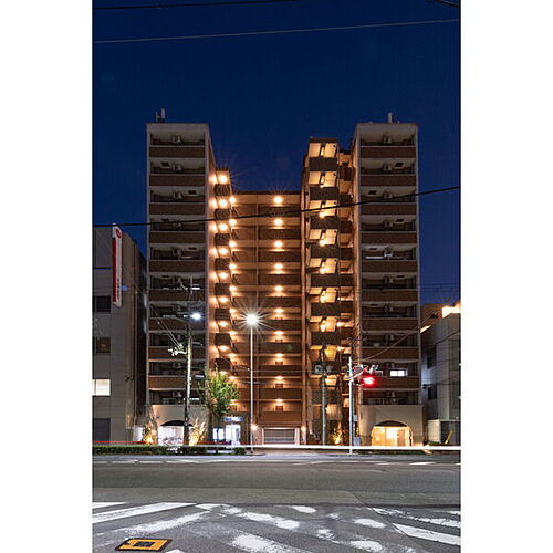 大阪府大阪市淀川区十三東１丁目 築18年 11階建