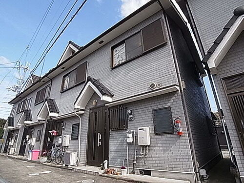 奈良県大和高田市北片塩町 テラスハウス