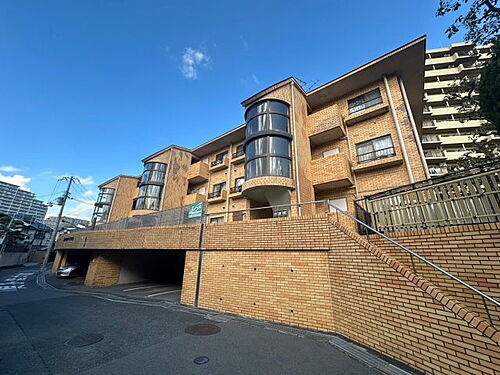 大阪府吹田市新芦屋上 築38年10ヶ月 3階建