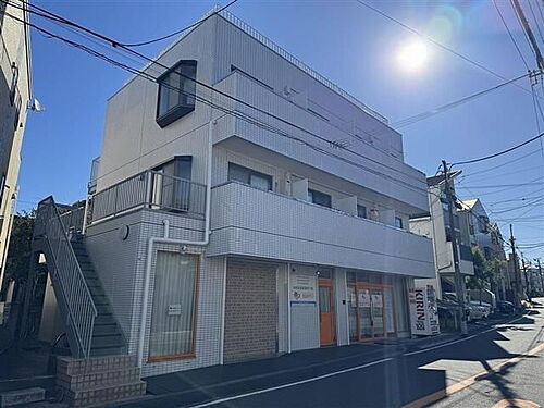 神奈川県横浜市神奈川区六角橋３丁目 3階建