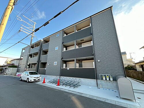 大阪府藤井寺市道明寺４丁目  3階建