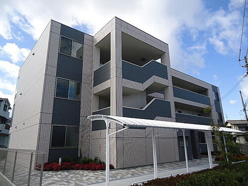 大阪府堺市北区大豆塚町１丁 築8年11ヶ月 3階建