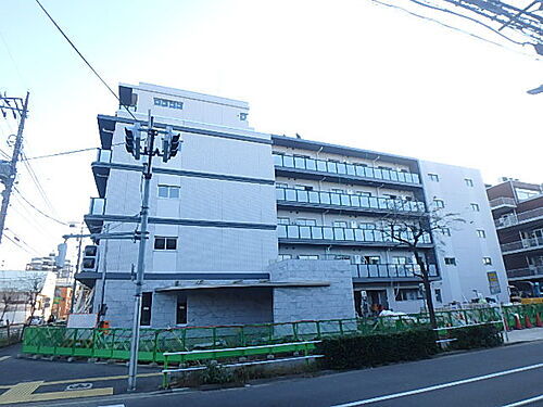 東京都板橋区高島平１丁目 7階建