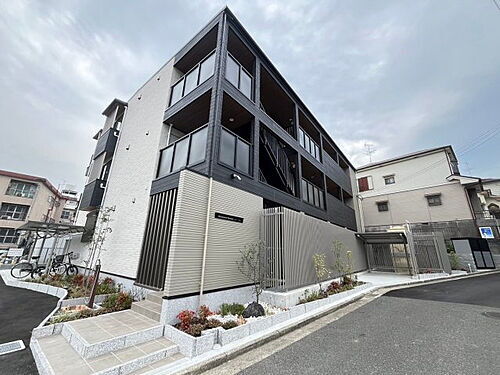 大阪府羽曳野市古市２丁目 築1年9ヶ月 3階建