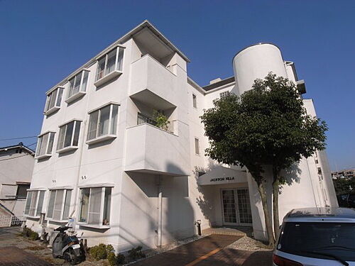 奈良県生駒市本町 3階建 築40年10ヶ月