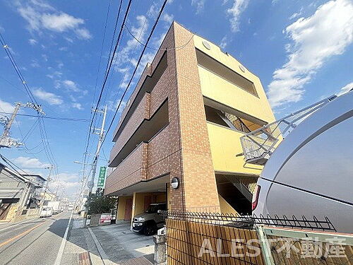 大阪府和泉市王子町２丁目 築19年1ヶ月 3階建