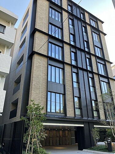 東京都千代田区六番町 8階建 