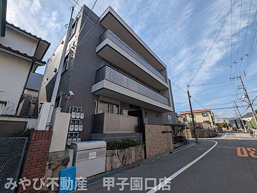 兵庫県西宮市甲子園一番町 3階建 築9年