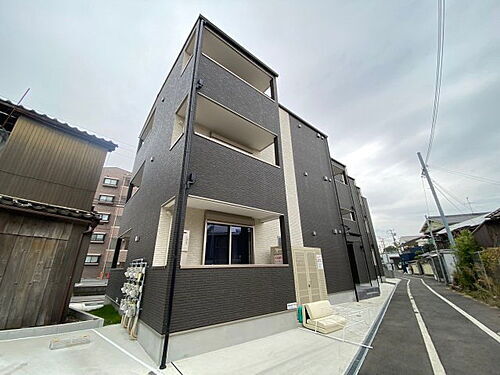 大阪府泉大津市菅原町 築3年3ヶ月 3階建