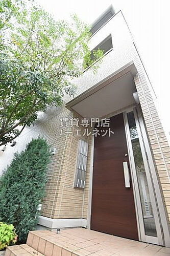 兵庫県尼崎市尾浜町３丁目 築14年9ヶ月 3階建