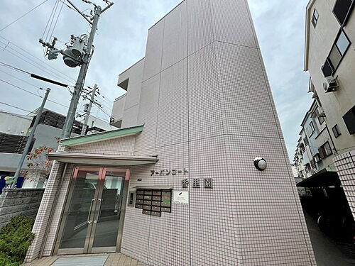 大阪府寝屋川市田井町 築23年9ヶ月 3階建