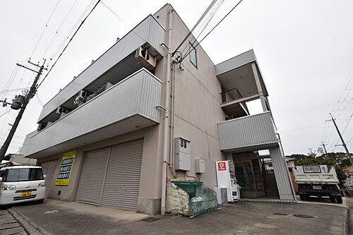 大阪府大阪狭山市山本東 築37年2ヶ月 3階建