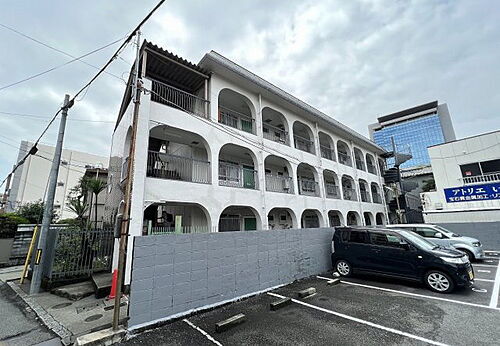 大阪府高槻市上田辺町 3階建 築40年4ヶ月