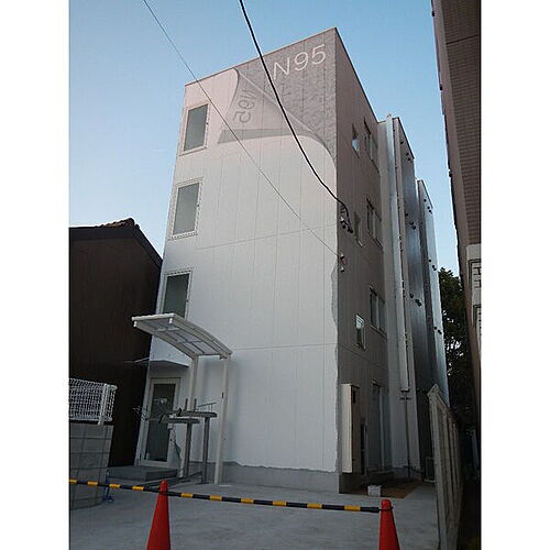 愛知県名古屋市中村区稲葉地本通３丁目 築8年1ヶ月 4階建