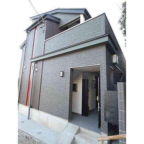 神奈川県横浜市南区庚台 築4年2ヶ月 2階建