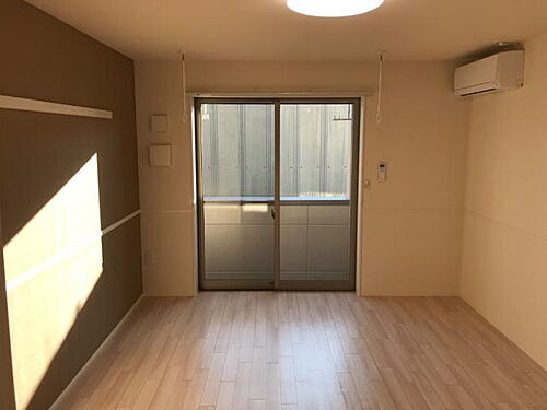 エンプレスＶ 洋室