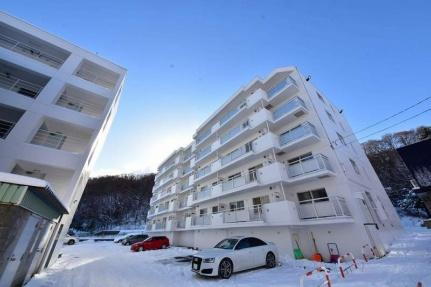 北海道札幌市中央区南二十三条西１５丁目 賃貸マンション