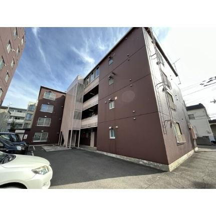 澄川３条ロイヤルハイツ 4階建