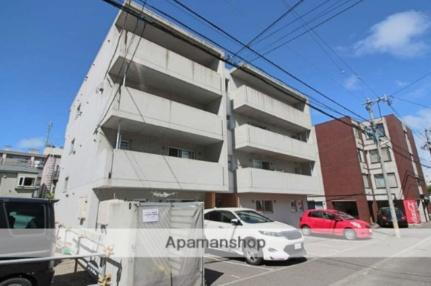 北海道札幌市豊平区平岸一条１３丁目 4階建