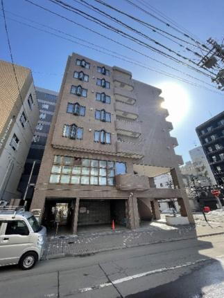 北海道札幌市中央区大通西１６丁目 7階建