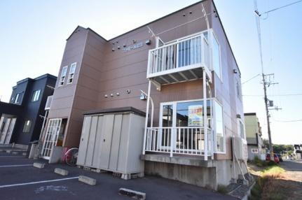 ファミール２３