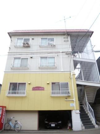 ケンタクコーポ南１３条 3階建