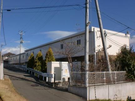 レオパレスニューロード 2階建
