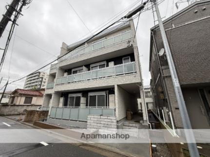 東京都江戸川区西小岩１丁目 3階建