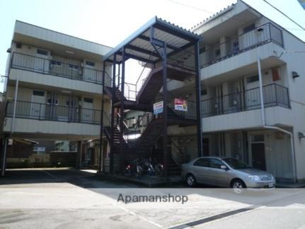 サンハイツ布村 3階建