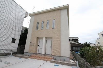 愛知県北名古屋市沖村岡 テラスハウス